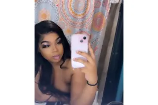 hey babe cum play🍫💦 - Image 2